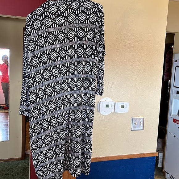 EUC Forever 21 Black and white long cardigan - Picture 5 of 7